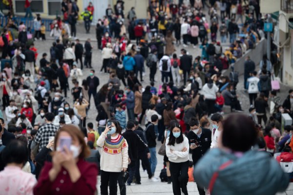 金来源 “游客回来了” 旅行社、民航业重启招聘，春天何时到来？